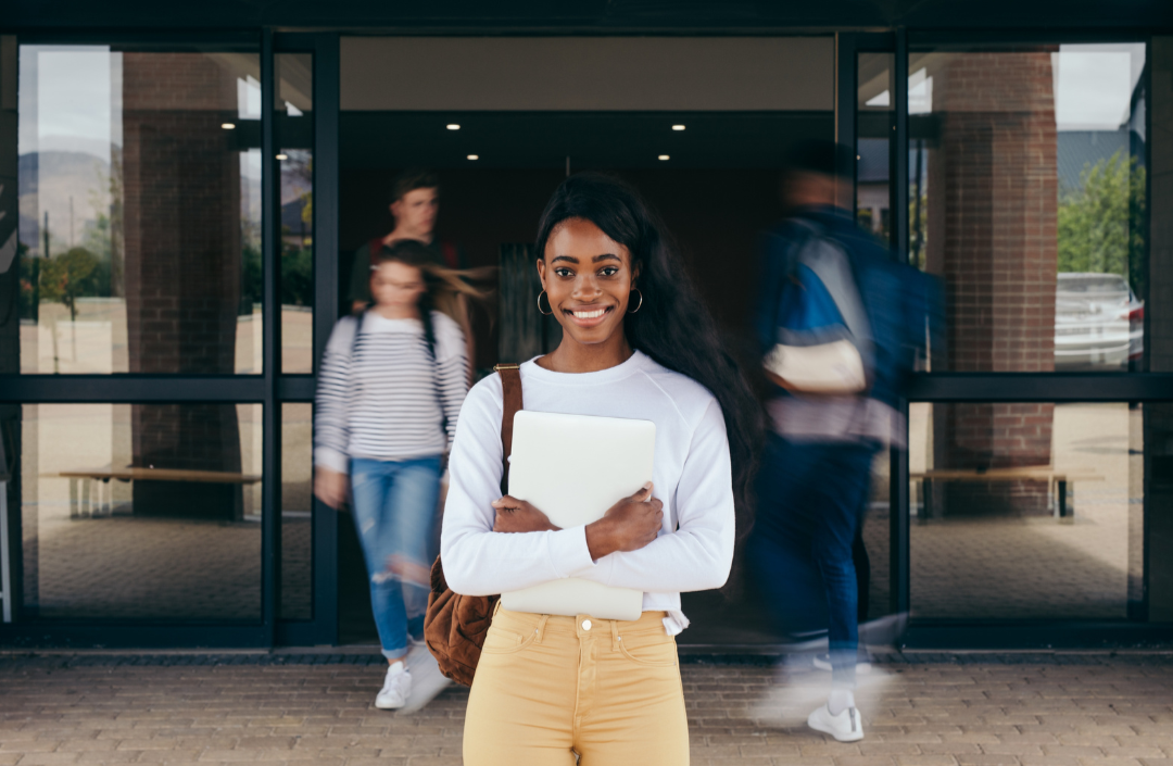 Top 20 Promotional Gifts for College Students and University Alumni